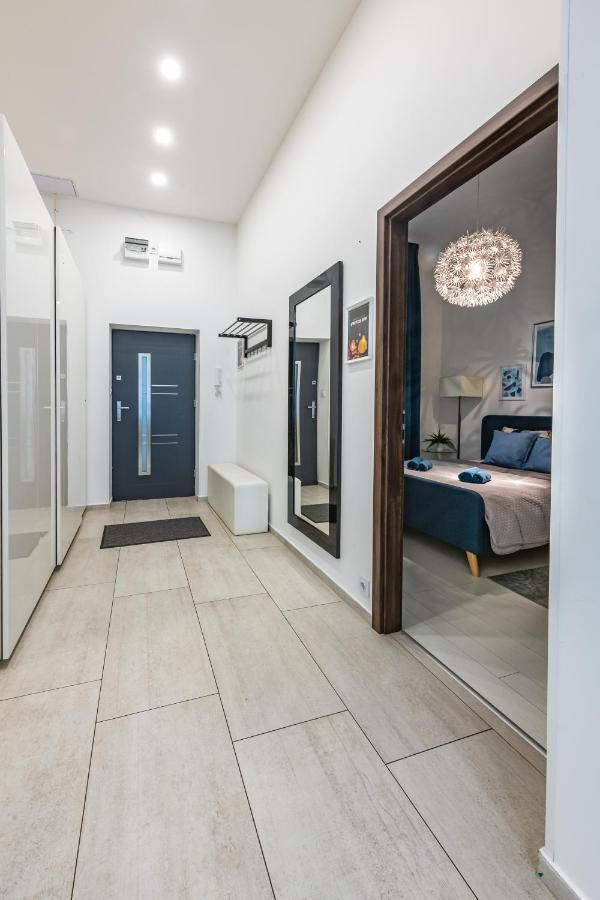 Luxury Nova Home Next To The New York Cafe Budapest Exteriör bild