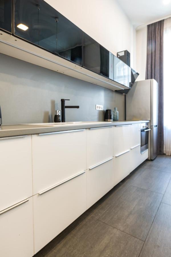 Luxury Nova Home Next To The New York Cafe Budapest Exteriör bild
