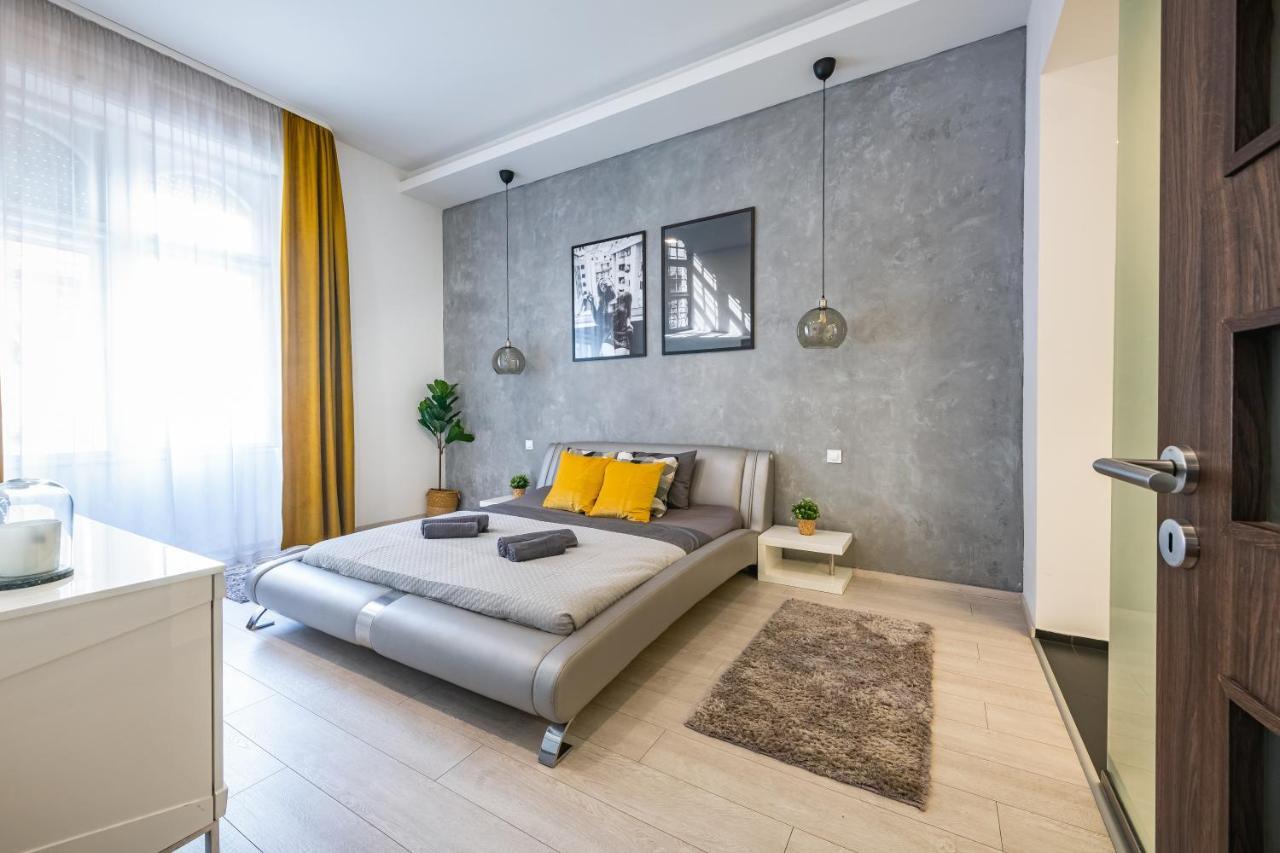 Luxury Nova Home Next To The New York Cafe Budapest Exteriör bild